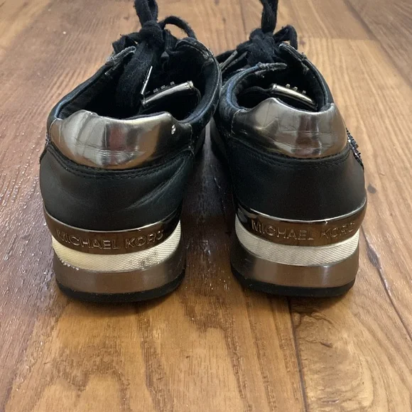 Michael Kors sneakers size 7.5 - Picture 3 of 8